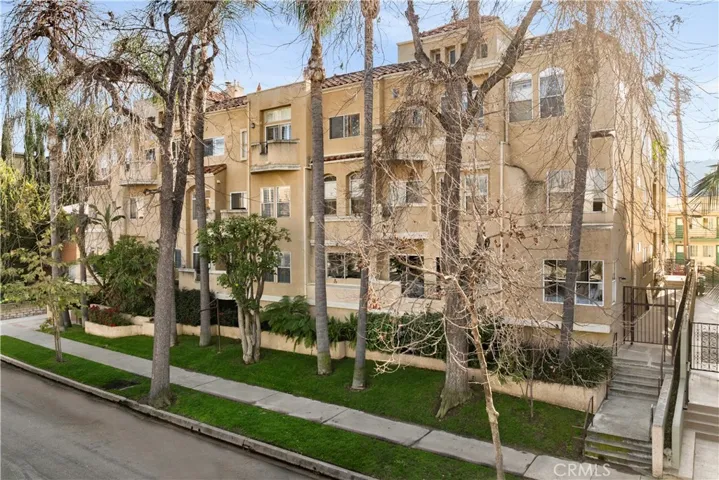 12060 Hoffman Street 103, Studio City, California 91604