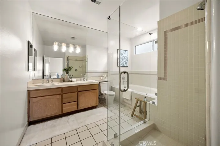 12060 Hoffman Street 103, Studio City, California 91604