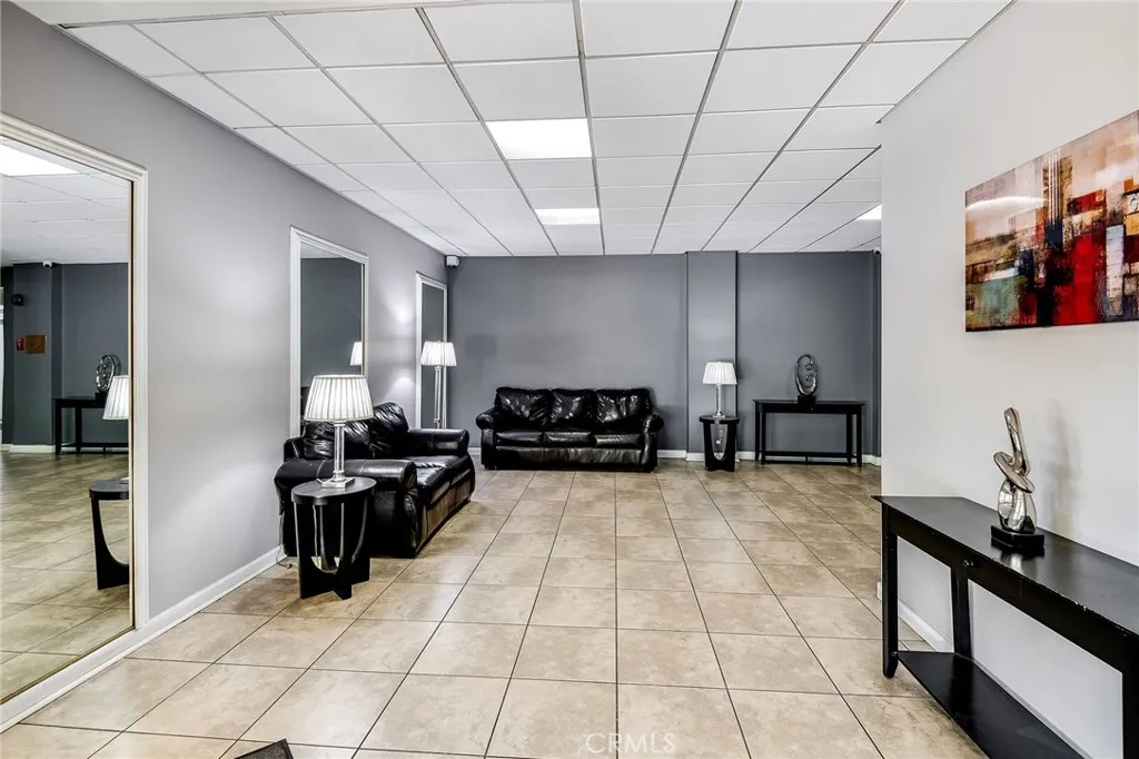 225 N Rose Street 307, Burbank, California 91505 home-pic-5