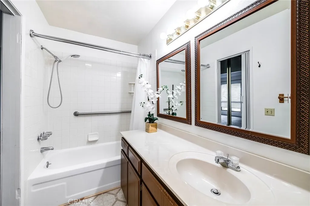 225 N Rose Street 307, Burbank, California 91505 home-pic-18