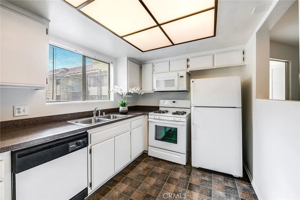 225 N Rose Street 307, Burbank, California 91505 home-pic-12