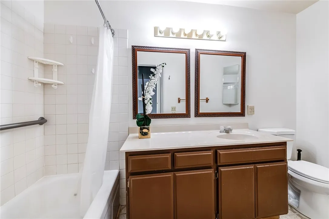 225 N Rose Street 307, Burbank, California 91505 home-pic-19