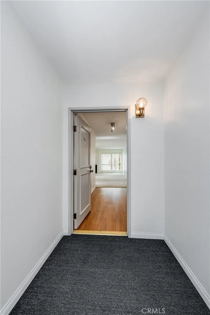 225 N Rose Street 307, Burbank, California 91505 home-pic-6