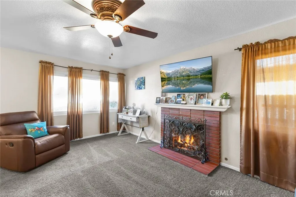 1189 Mesa Verde, San Bernardino, California 92404 home-pic-8
