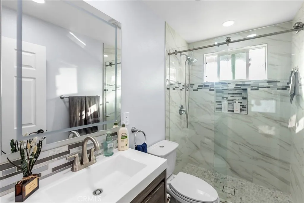 1189 Mesa Verde, San Bernardino, California 92404 home-pic-22