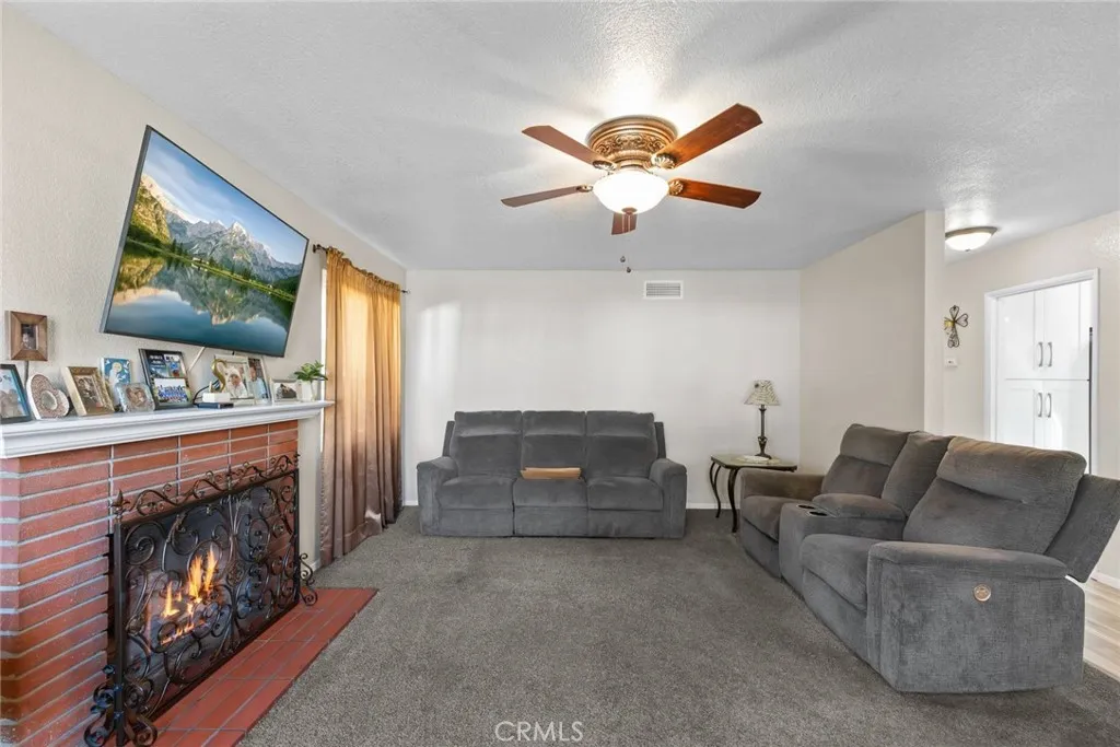 1189 Mesa Verde, San Bernardino, California 92404 home-pic-6