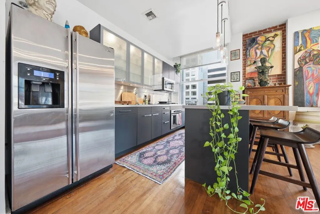 257 S Spring Street 2m, Los Angeles, California 90012 home-pic-30