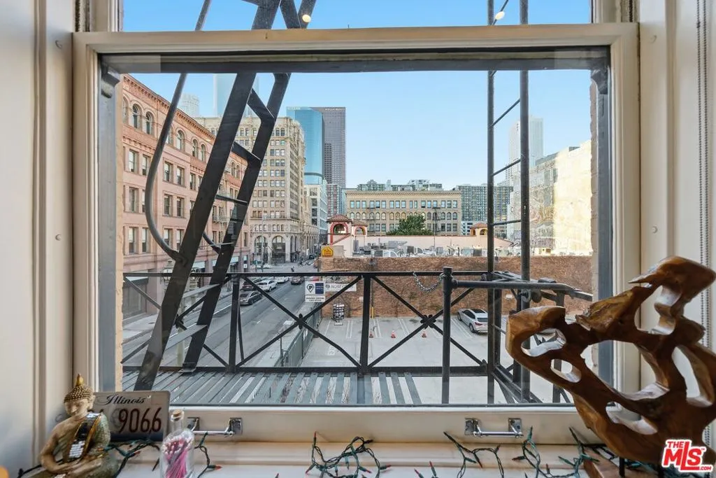 257 S Spring Street 2m, Los Angeles, California 90012 home-pic-24