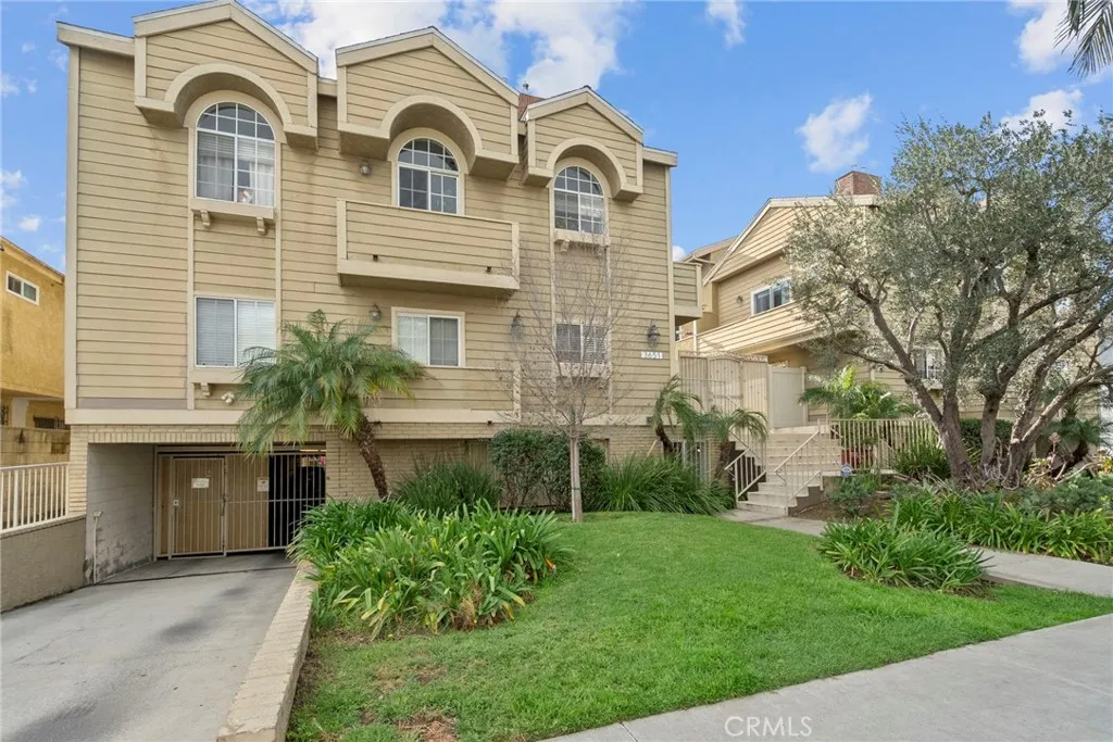 3651 Jasmine Avenue  home-pic-1