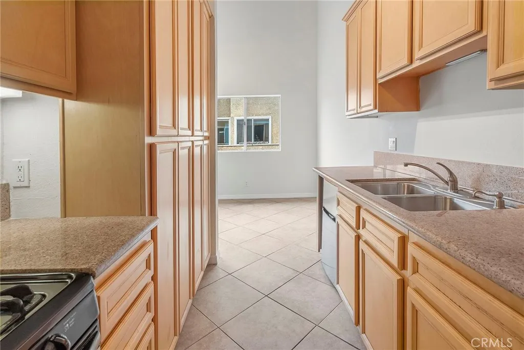 3651 Jasmine Avenue  home-pic-4
