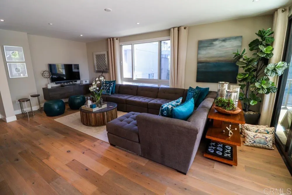 2665 5th Avenue 304, San Diego, California 92103 home-pic-2