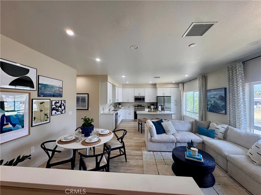 14414 Bing Avenue, Fontana, California 92335 home-pic-1