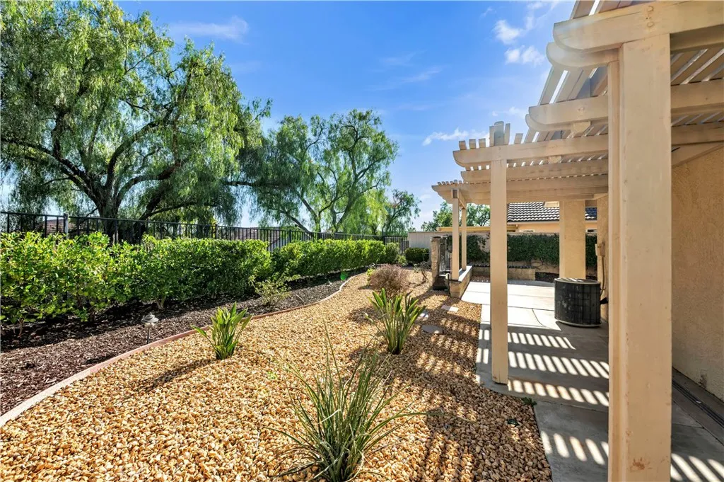 40252 Via Aguadulce, Murrieta, California 92562 home-pic-18