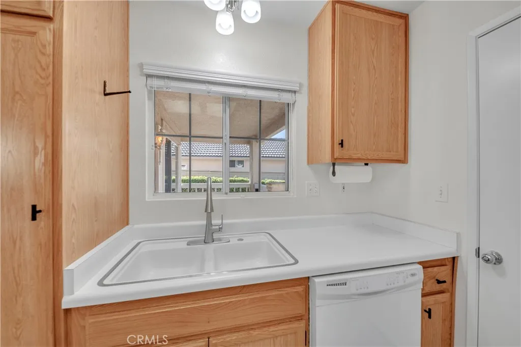 40252 Via Aguadulce, Murrieta, California 92562 home-pic-10