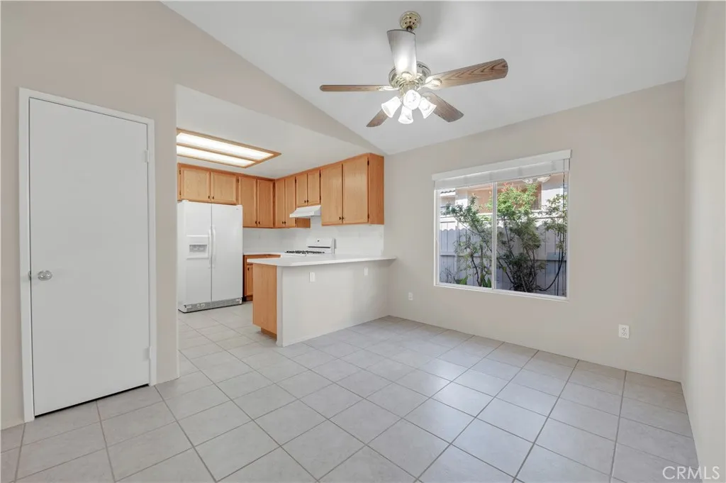 40252 Via Aguadulce, Murrieta, California 92562 home-pic-8