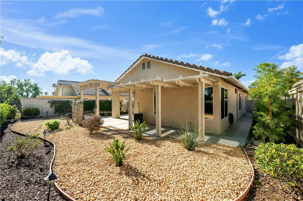 40252 Via Aguadulce, Murrieta, California 92562 home-pic-17