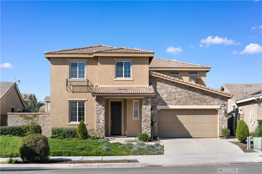 6979 Housatonic Ct, Jurupa Valley, California 91752 home-pic-1