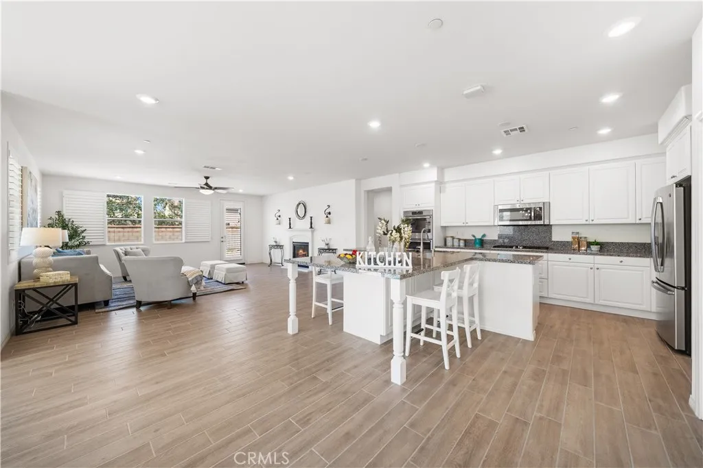6979 Housatonic Ct, Jurupa Valley, California 91752 home-pic-6