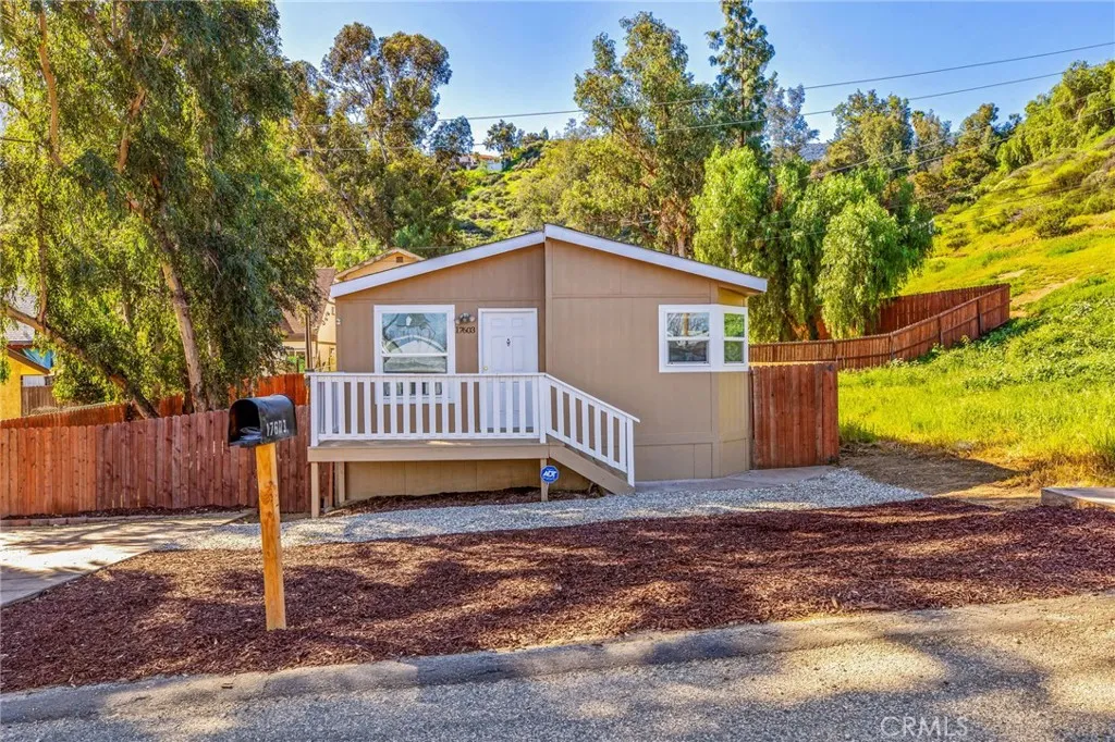 17603 Hays, Lake Elsinore, California 92530 home-pic-2