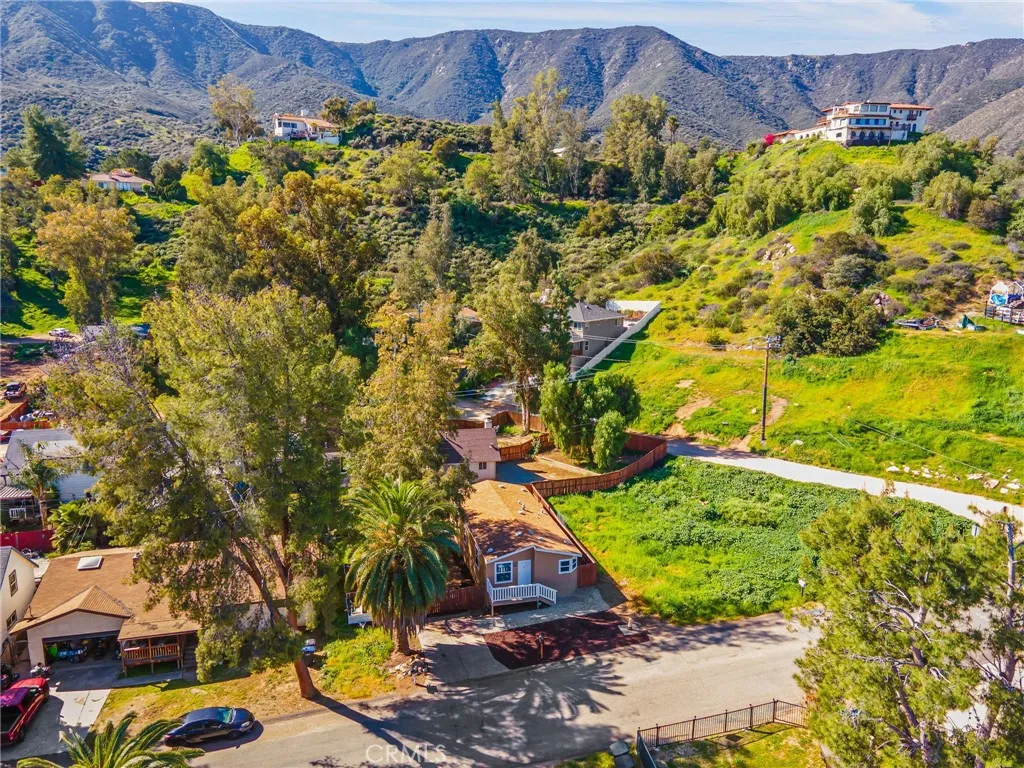 17603 Hays, Lake Elsinore, California 92530 home-pic-31