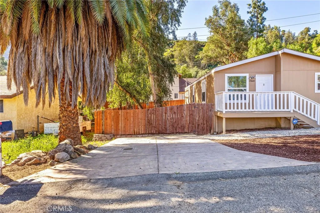 17603 Hays, Lake Elsinore, California 92530 home-pic-3