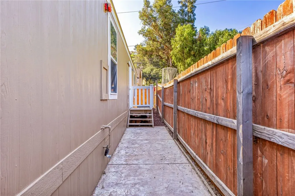 17603 Hays, Lake Elsinore, California 92530 home-pic-26