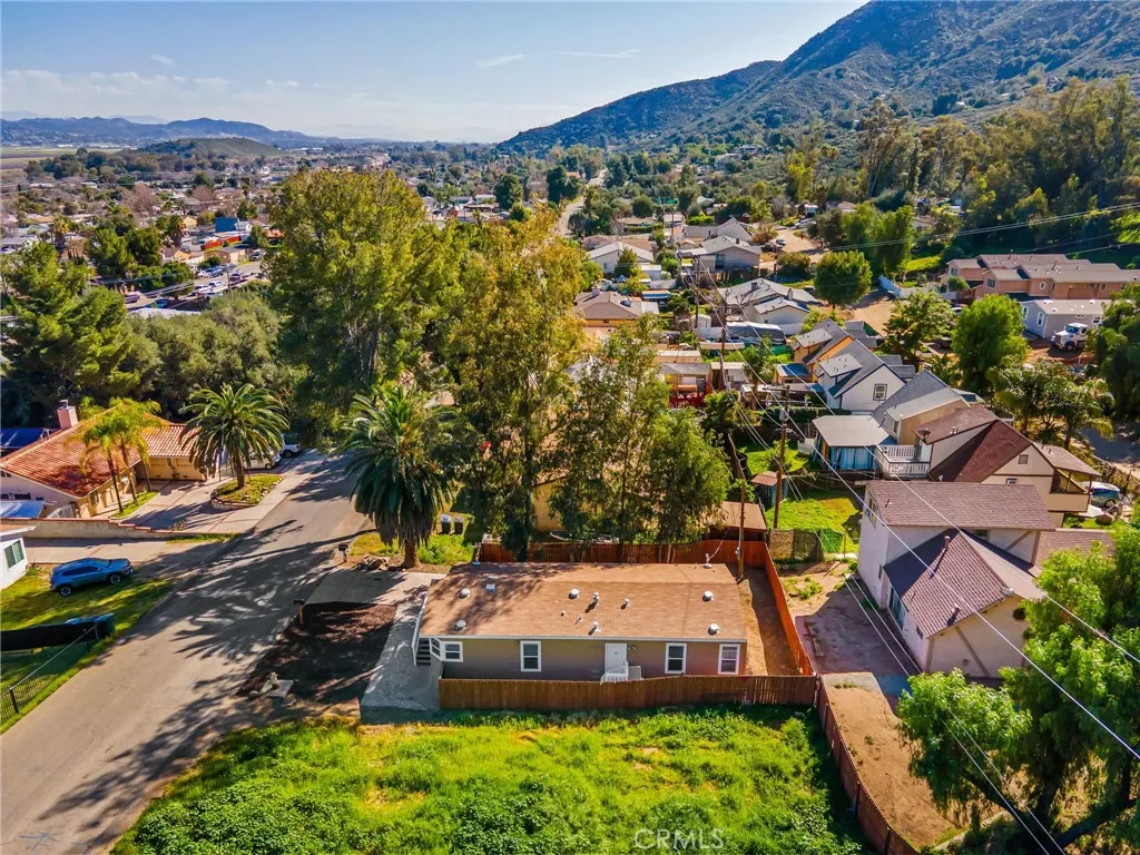 17603 Hays, Lake Elsinore, California 92530 home-pic-35