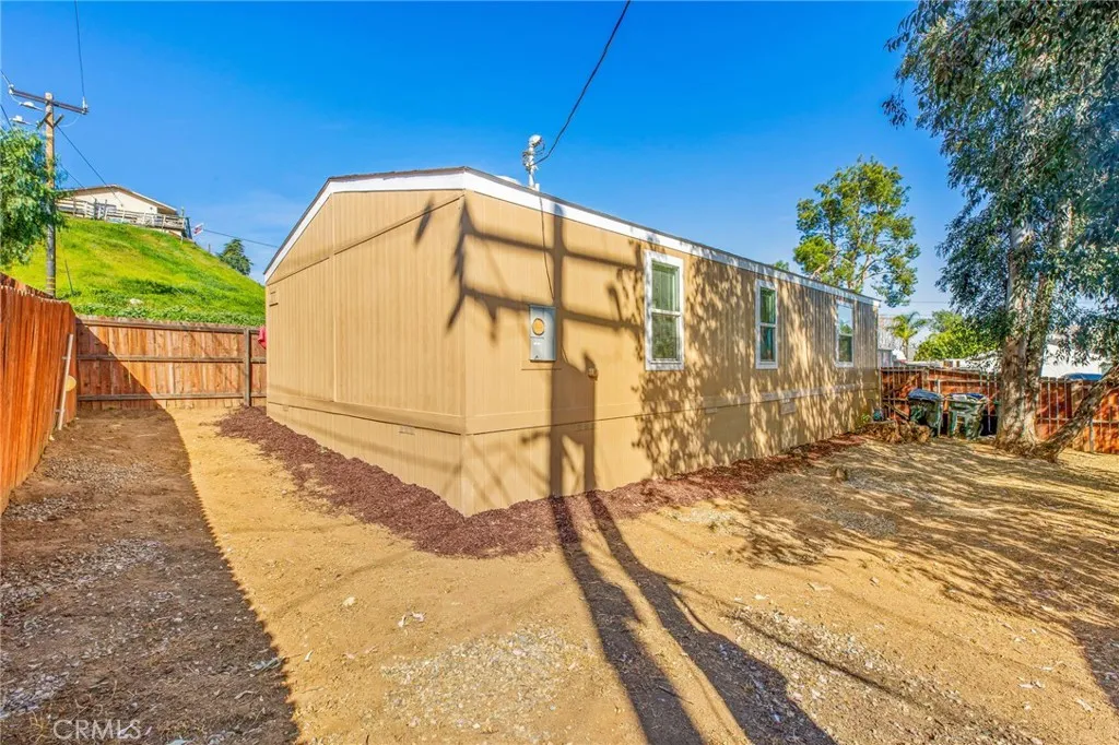 17603 Hays, Lake Elsinore, California 92530 home-pic-27