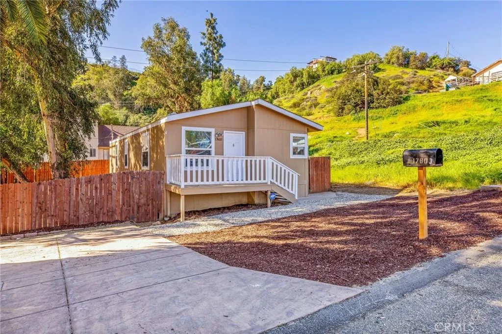 17603 Hays, Lake Elsinore, California 92530 home-pic-0