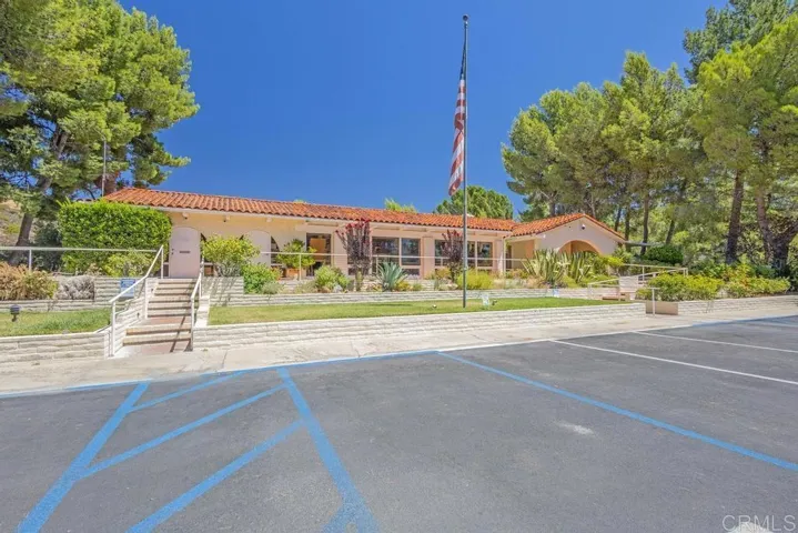 Clubhouse 2