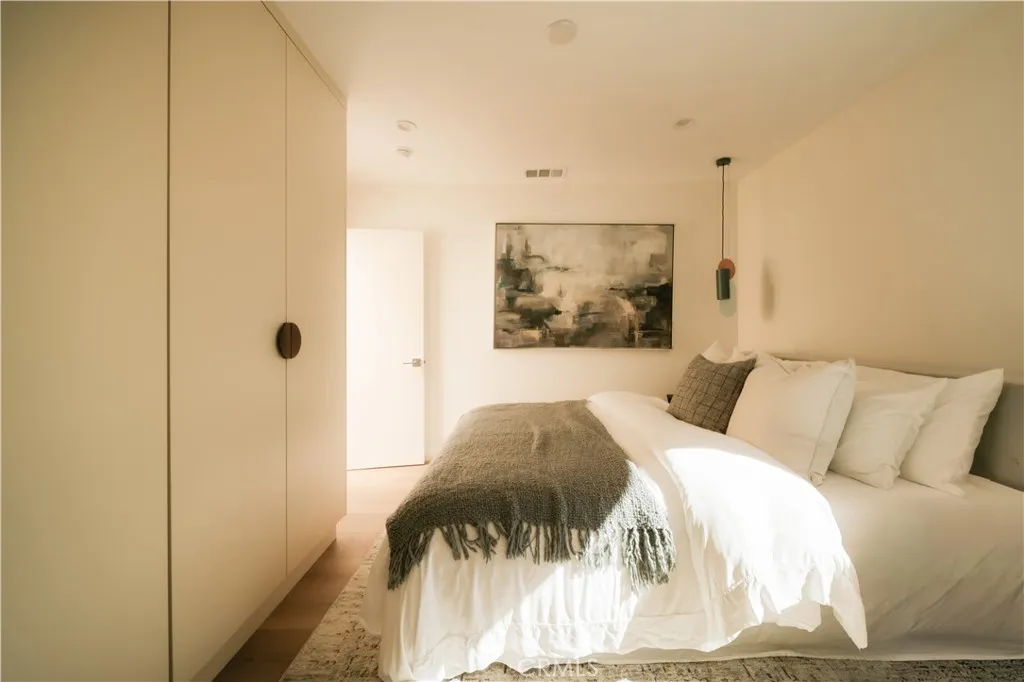 15325 Gramercy Place, Gardena, California 90249 home-pic-6