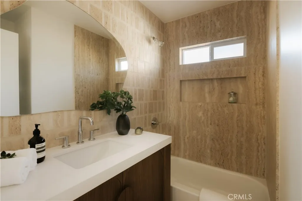 15325 Gramercy Place, Gardena, California 90249 home-pic-7