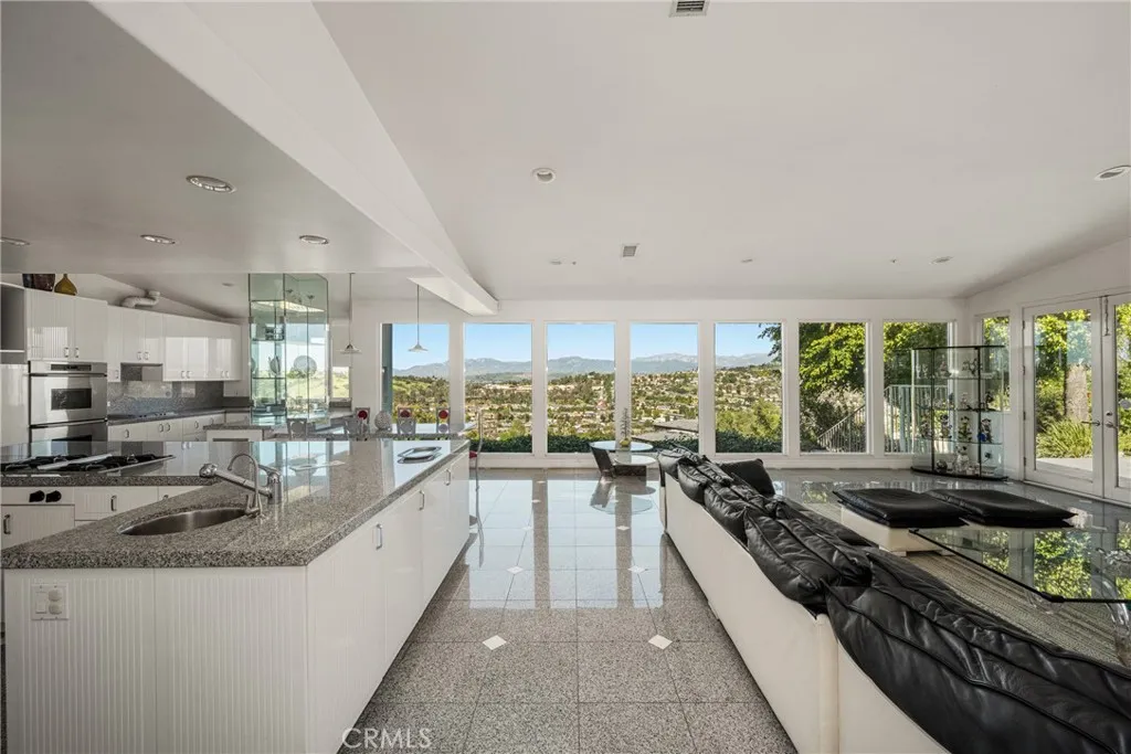 2820 Shadow Canyon Dr