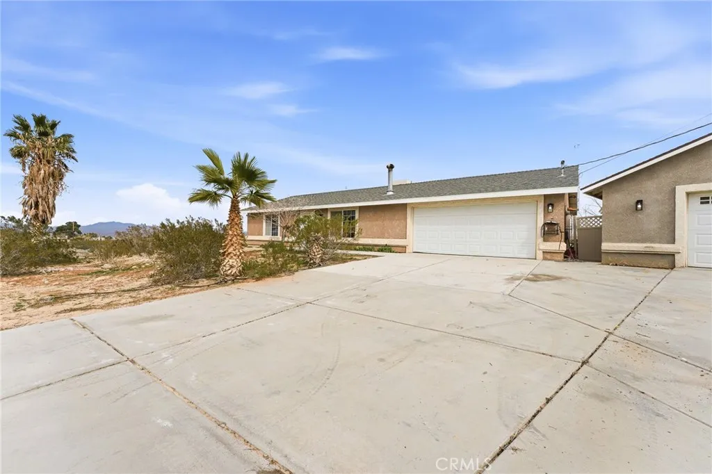 9067 Santa Fe Trail, Lucerne Valley, California 92356 home-pic-23