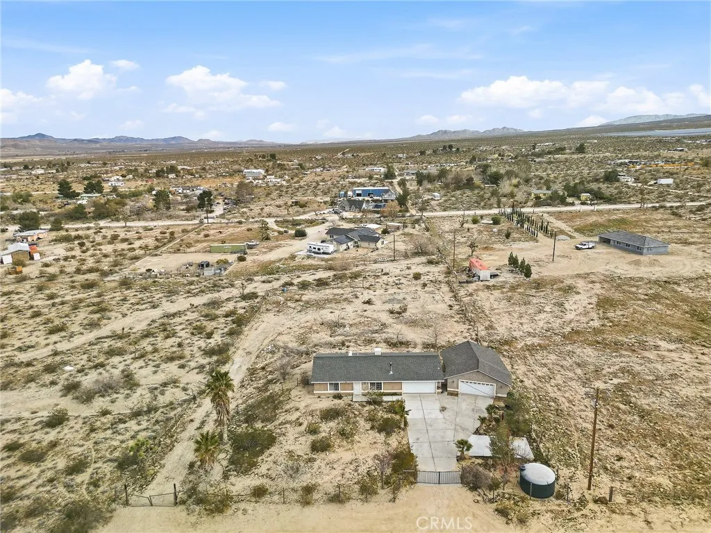 9067 Santa Fe Trail, Lucerne Valley, California 92356 home-pic-31