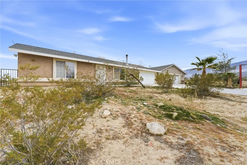 9067 Santa Fe Trail, Lucerne Valley, California 92356 home-pic-26