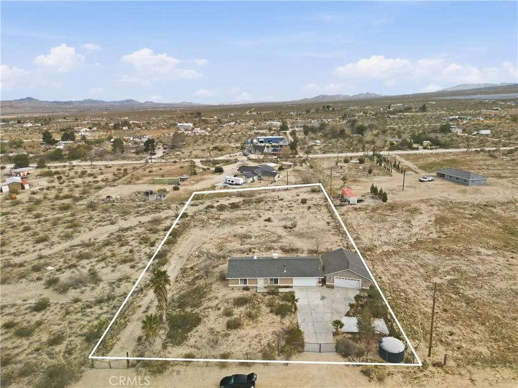 9067 Santa Fe Trail, Lucerne Valley, California 92356 home-pic-28