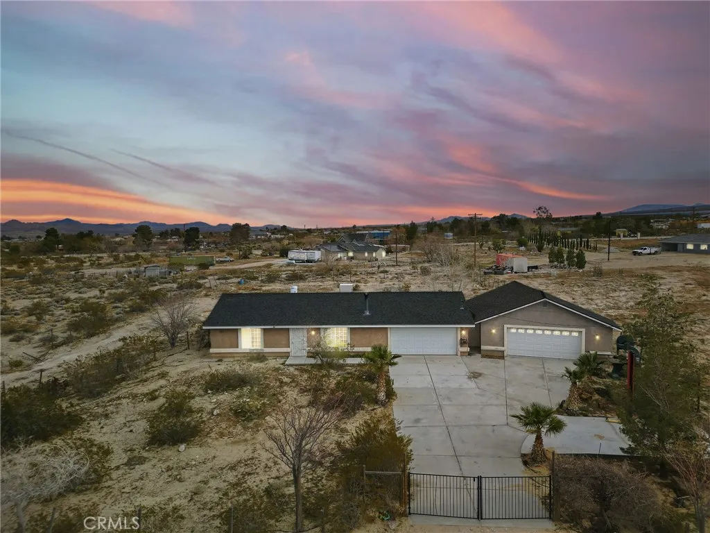 9067 Santa Fe Trail, Lucerne Valley, California 92356 home-pic-1