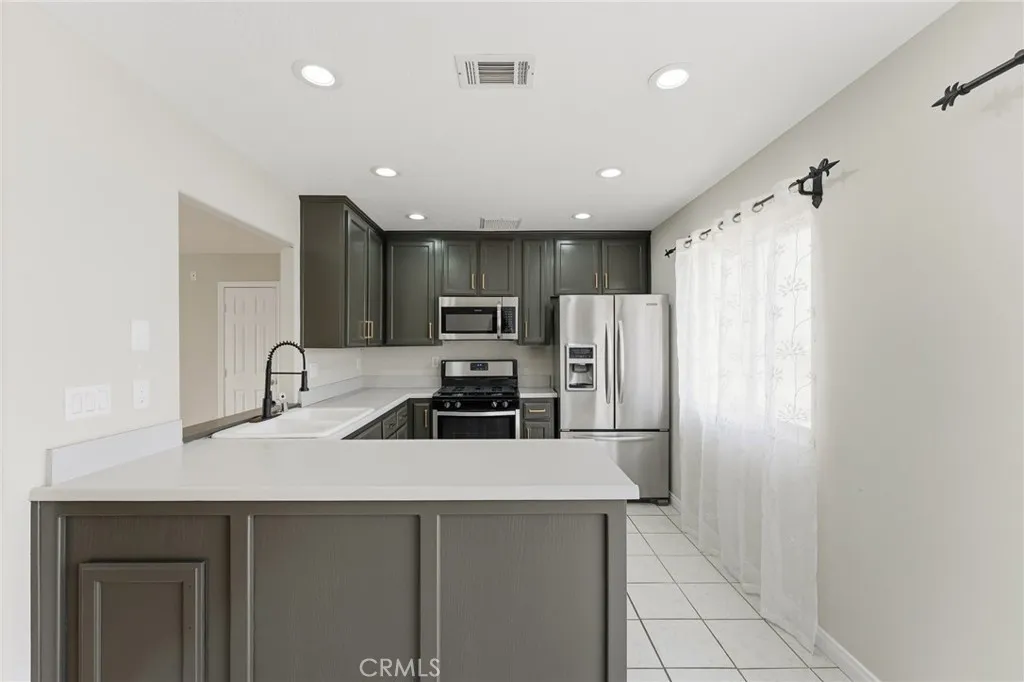 9067 Santa Fe Trail, Lucerne Valley, California 92356 home-pic-6