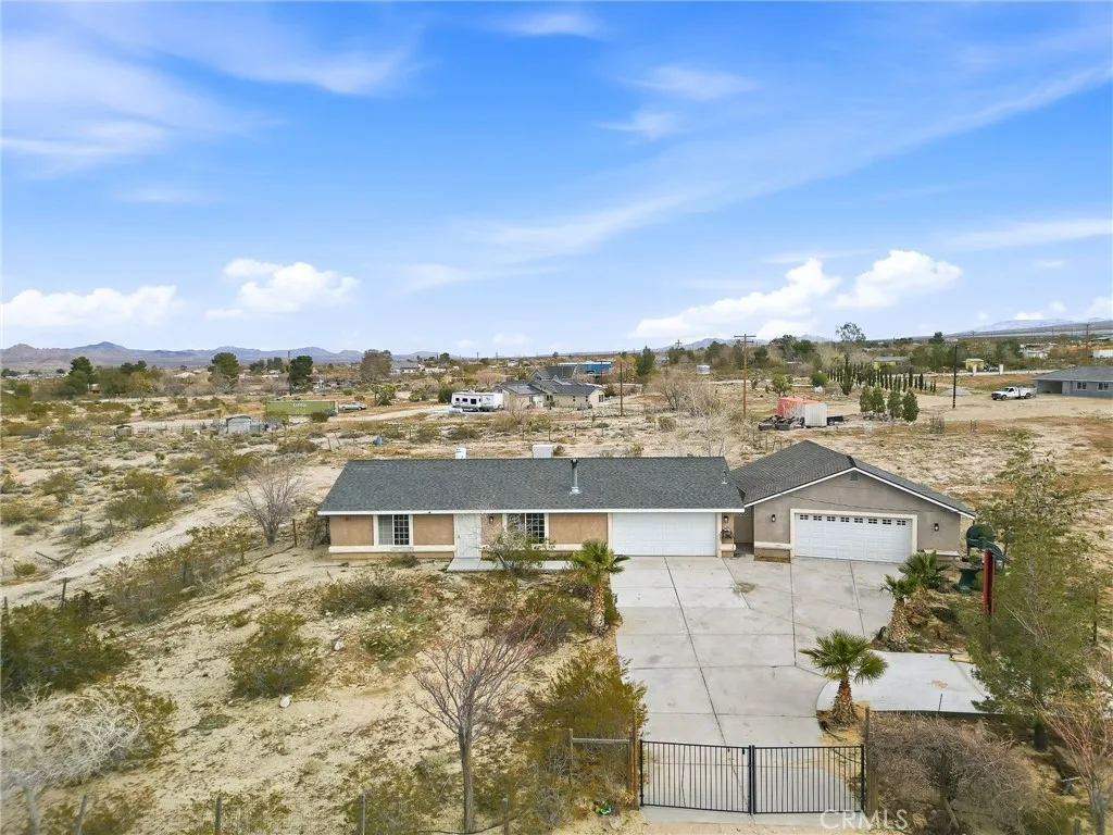 9067 Santa Fe Trail, Lucerne Valley, California 92356 home-pic-38