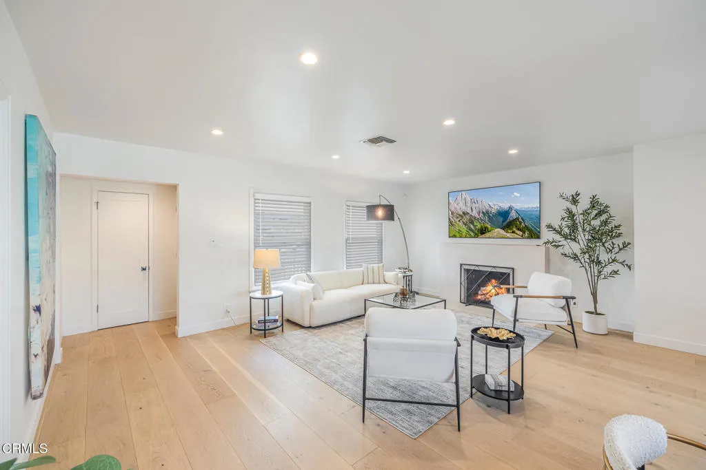 12435 Huston Street, Los Angeles, California 91607 home-pic-12