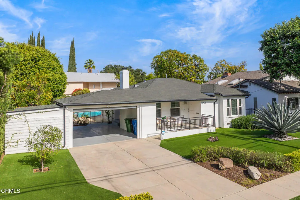 12435 Huston Street, Los Angeles, California 91607 home-pic-46