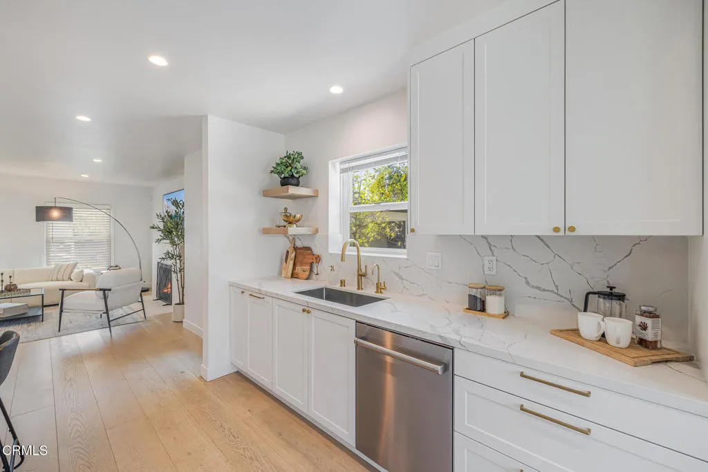 12435 Huston Street, Los Angeles, California 91607 home-pic-18