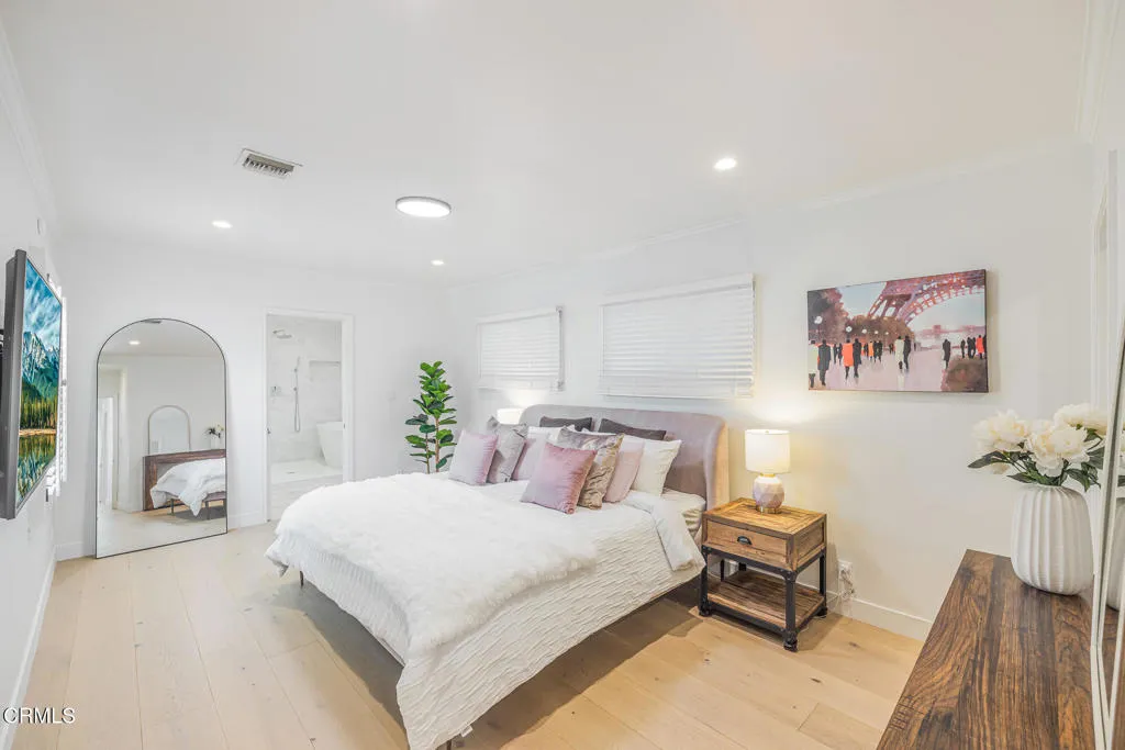 12435 Huston Street, Los Angeles, California 91607 home-pic-29
