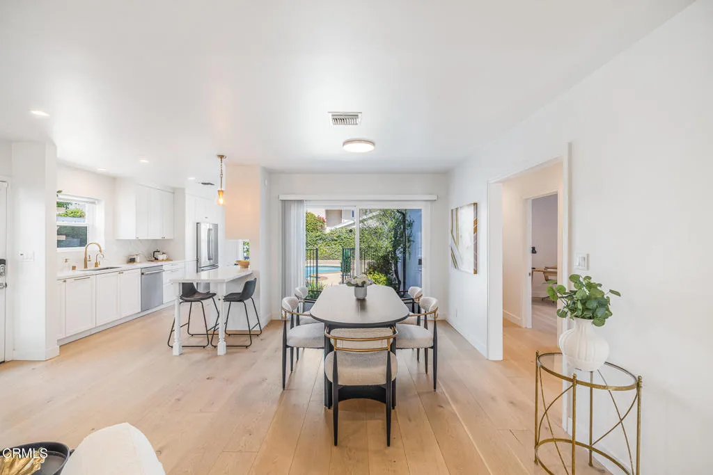 12435 Huston Street, Los Angeles, California 91607 home-pic-15