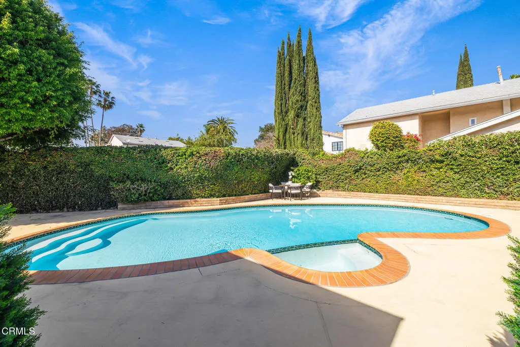 12435 Huston Street, Los Angeles, California 91607 home-pic-39