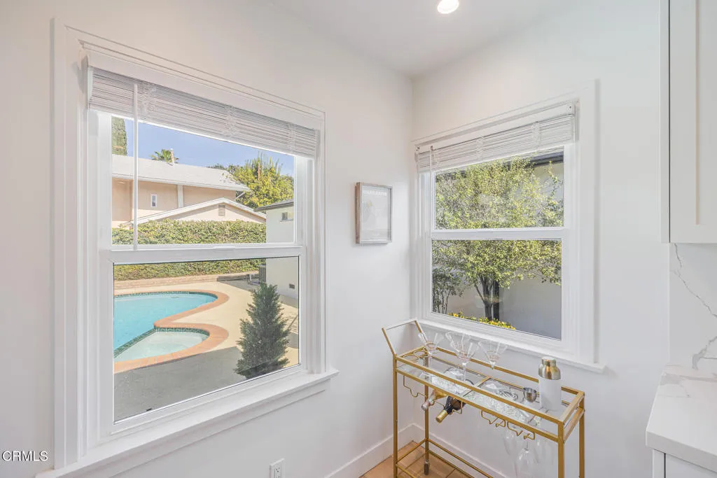 12435 Huston Street, Los Angeles, California 91607 home-pic-21