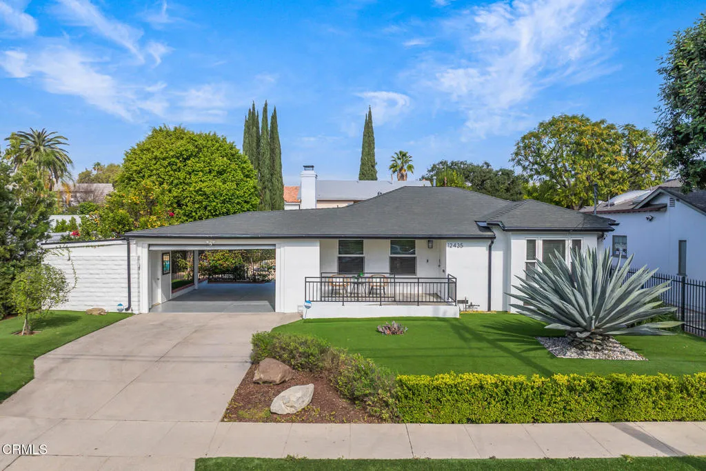 12435 Huston Street, Los Angeles, California 91607 home-pic-5