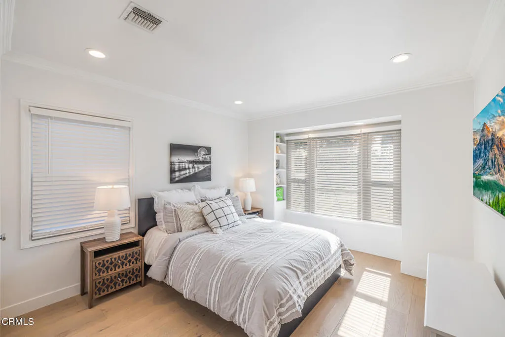 12435 Huston Street, Los Angeles, California 91607 home-pic-24