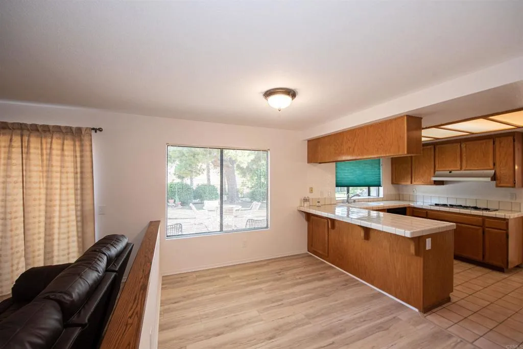 2432 Live Oak Road, Escondido, California 92029 home-pic-19